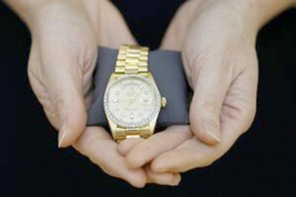 Un ceas Rolex ce i-a aparţinut lui Elvis, scos la licitaţie